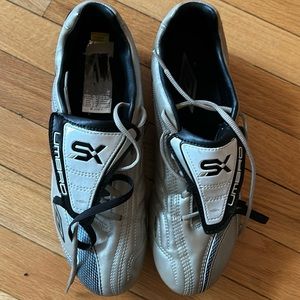 Umbro soccer cleats - EUC
